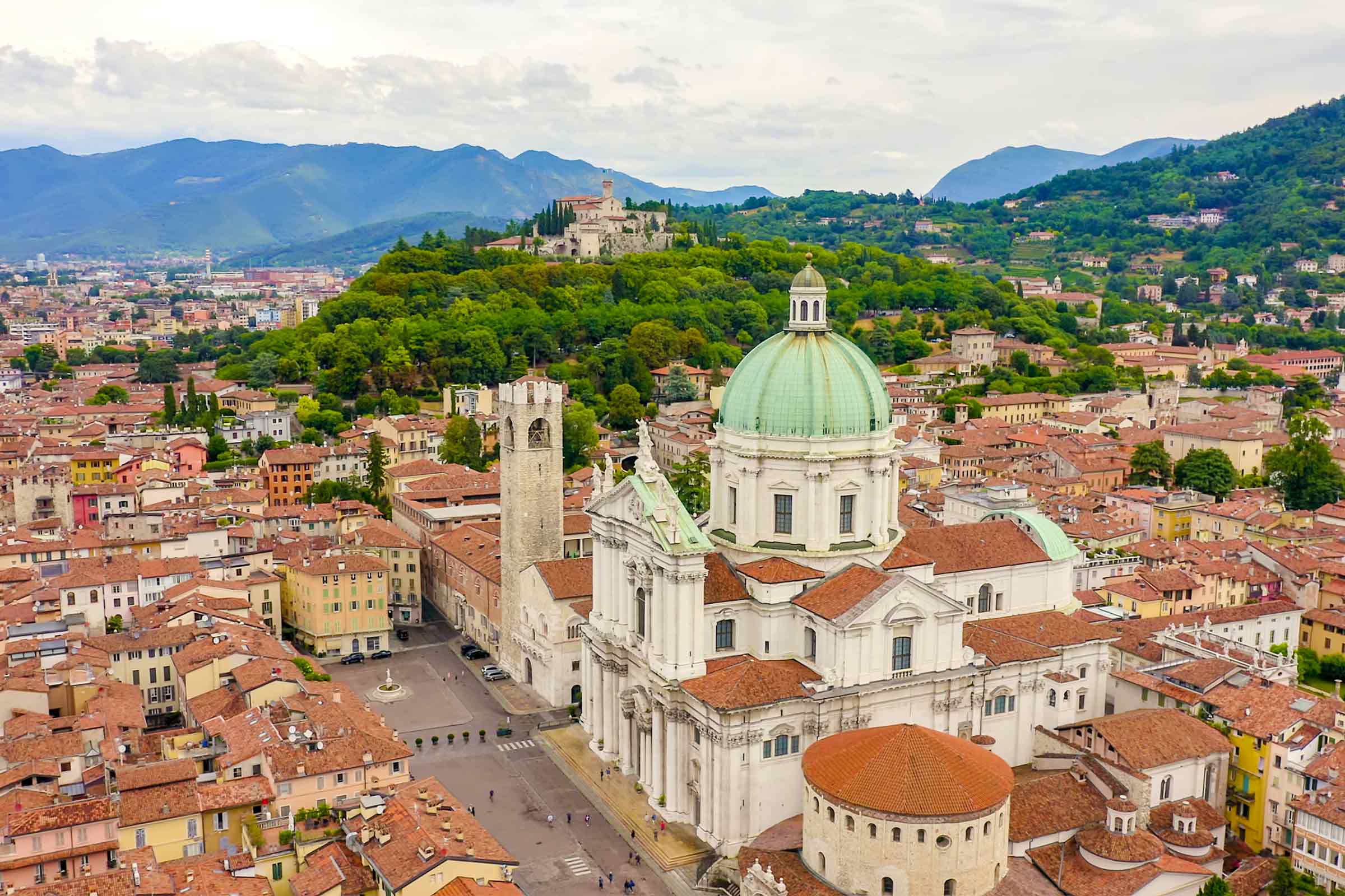 Servizio di personalizzazione biancheria per hotel e ristoranti a Brescia